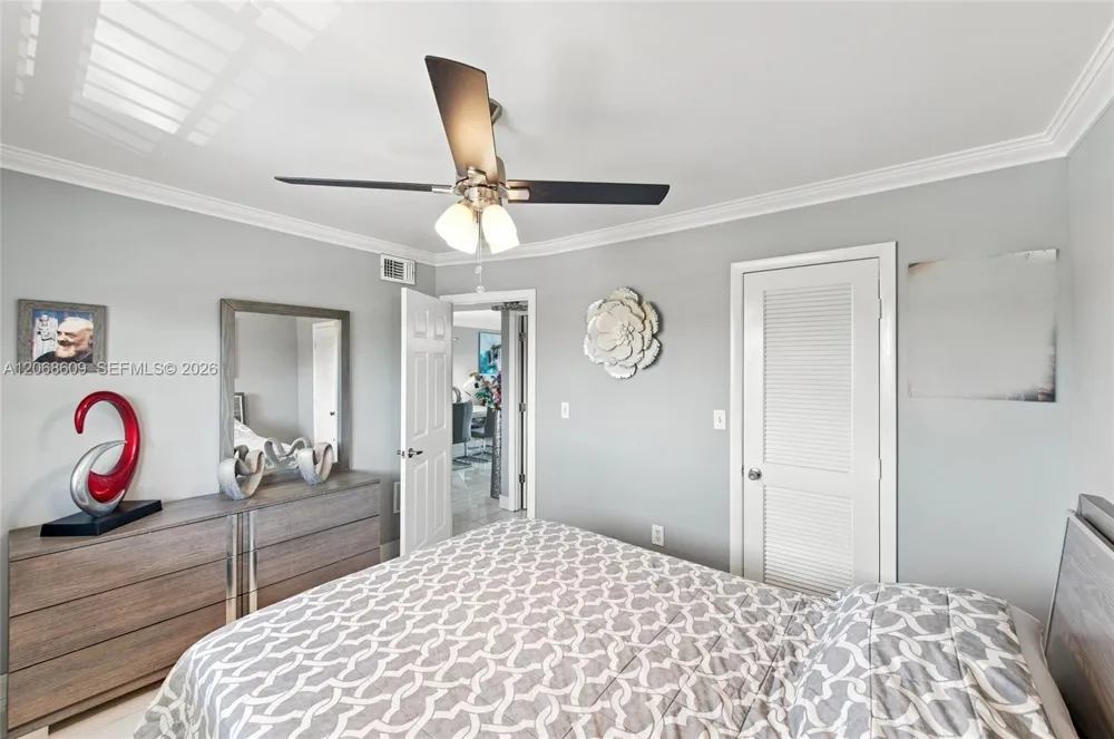 2741 Pine Island Rd #302 Sunrise, FL 33322