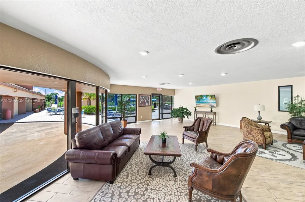 2741 Pine Island Rd #302 Sunrise, FL 33322