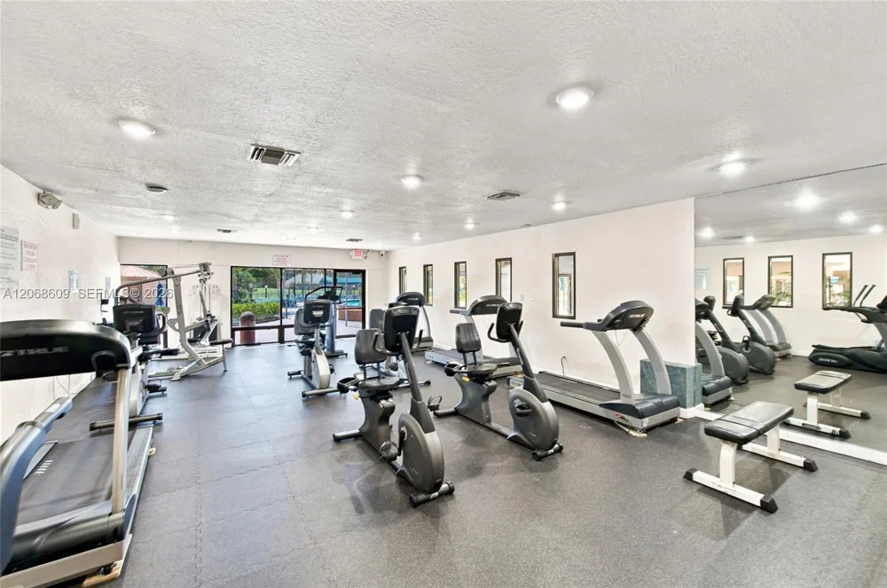 2741 Pine Island Rd #302 Sunrise, FL 33322