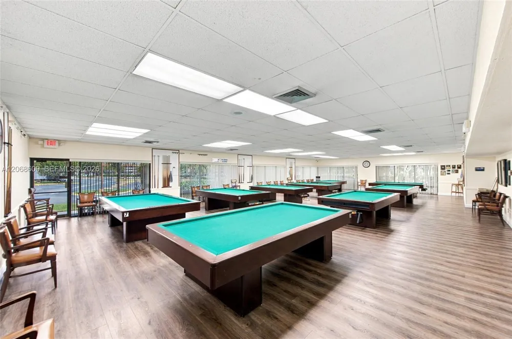 2741 Pine Island Rd #302 Sunrise, FL 33322
