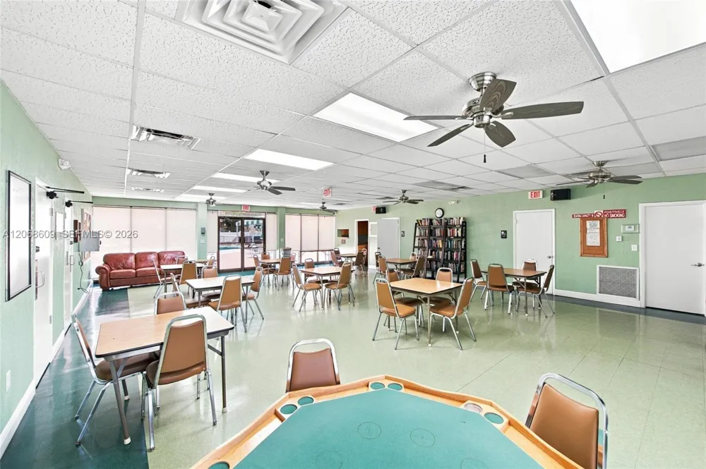 2741 Pine Island Rd #302 Sunrise, FL 33322