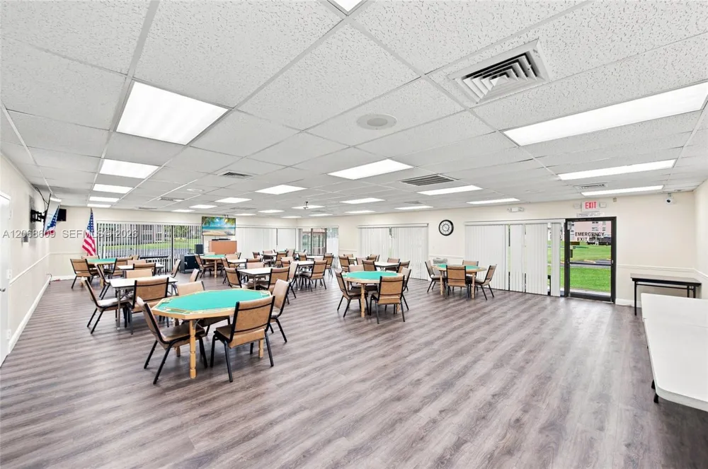 2741 Pine Island Rd #302 Sunrise, FL 33322