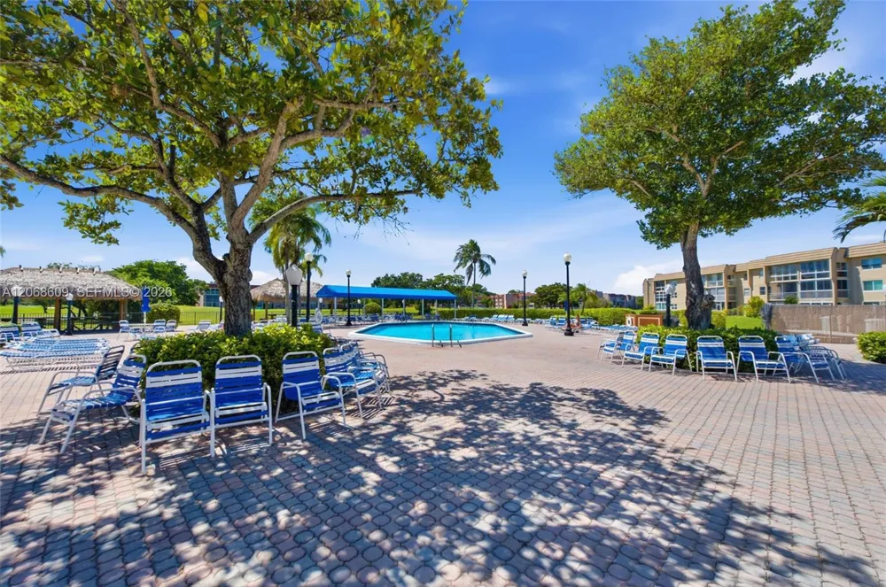 2741 Pine Island Rd #302 Sunrise, FL 33322
