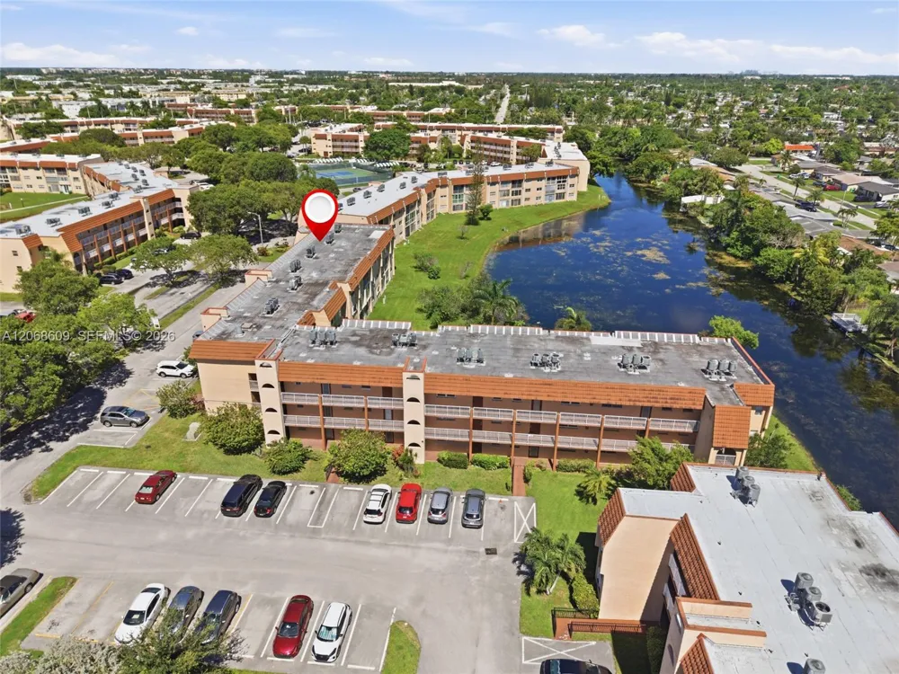 2741 Pine Island Rd #302 Sunrise, FL 33322