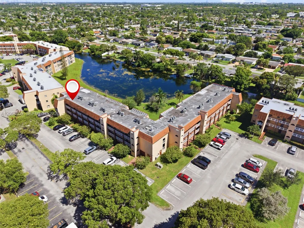 2741 Pine Island Rd #302 Sunrise, FL 33322