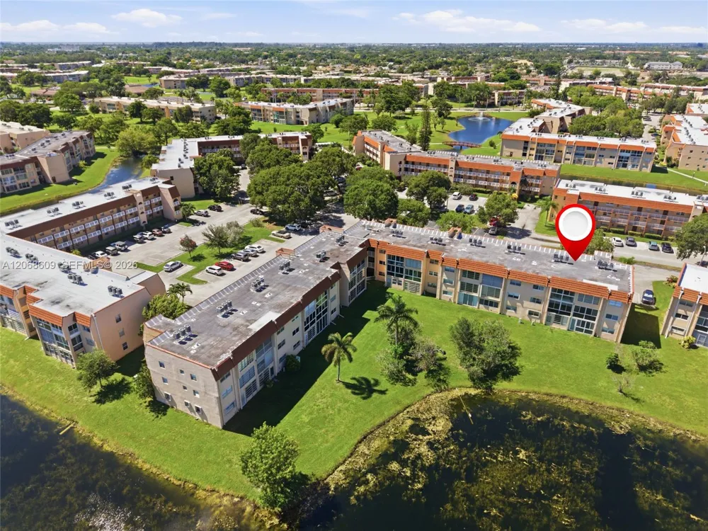 2741 Pine Island Rd #302 Sunrise, FL 33322
