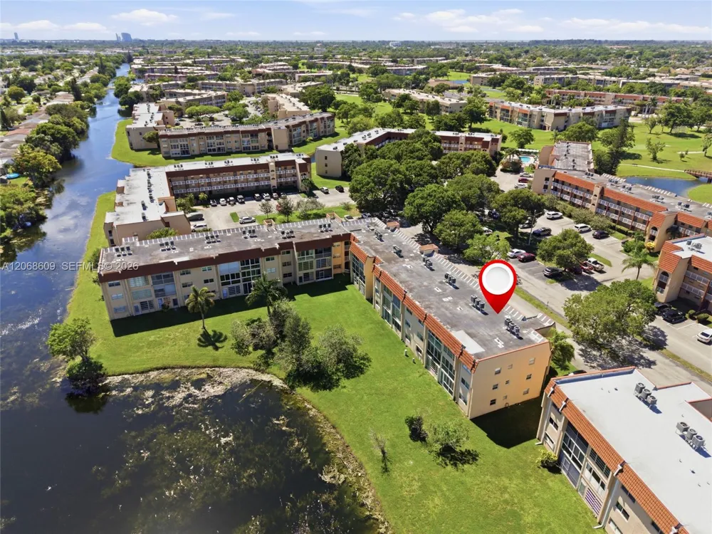 2741 Pine Island Rd #302 Sunrise, FL 33322