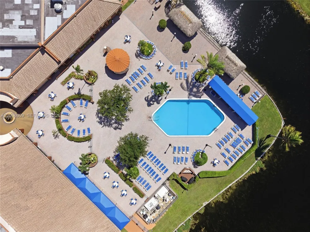 2741 Pine Island Rd #302 Sunrise, FL 33322