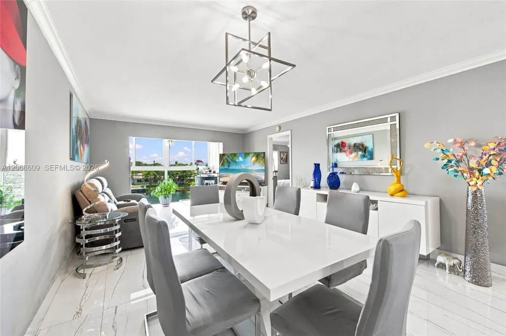 2741 Pine Island Rd #302 Sunrise, FL 33322