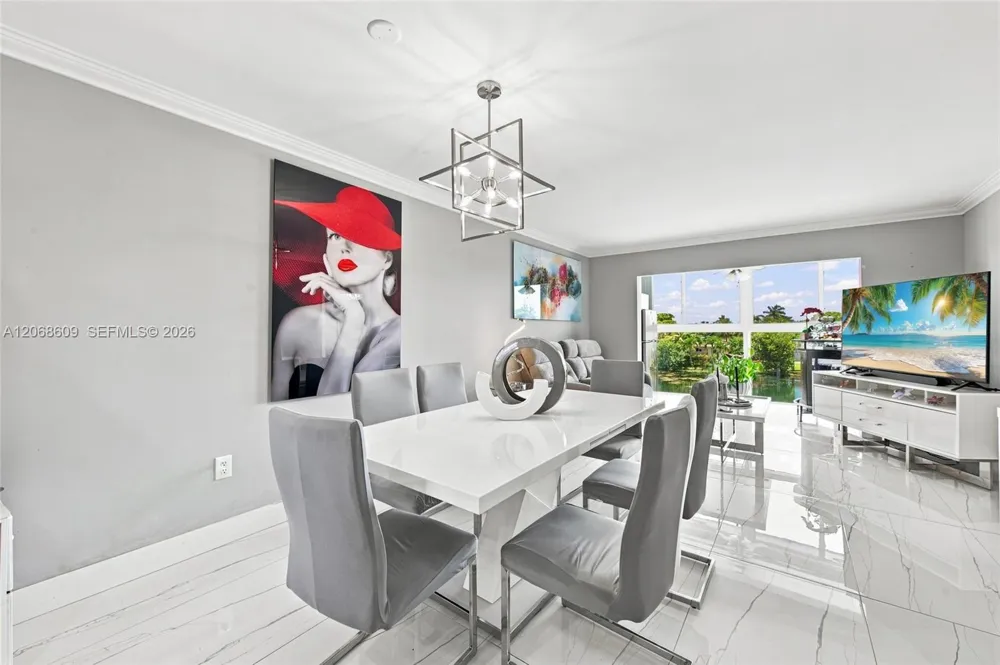 2741 Pine Island Rd #302 Sunrise, FL 33322