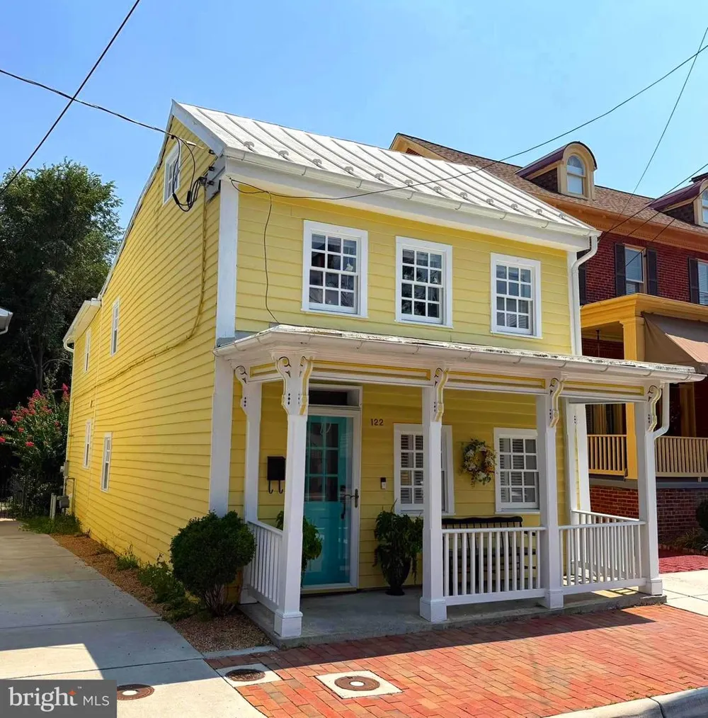 122 WASHINGTON STREET Winchester, VA 22601