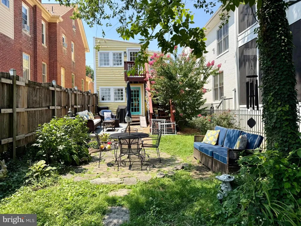 122 WASHINGTON STREET Winchester, VA 22601