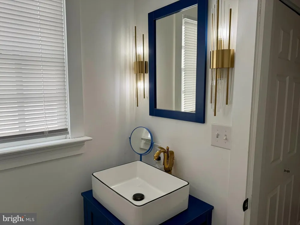 122 WASHINGTON STREET Winchester, VA 22601