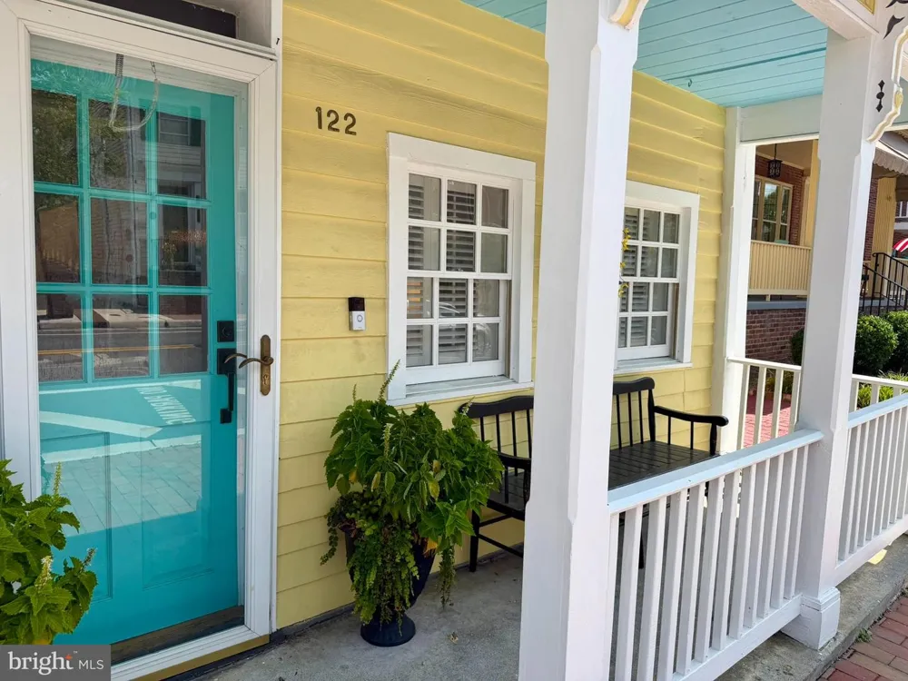 122 WASHINGTON STREET Winchester, VA 22601