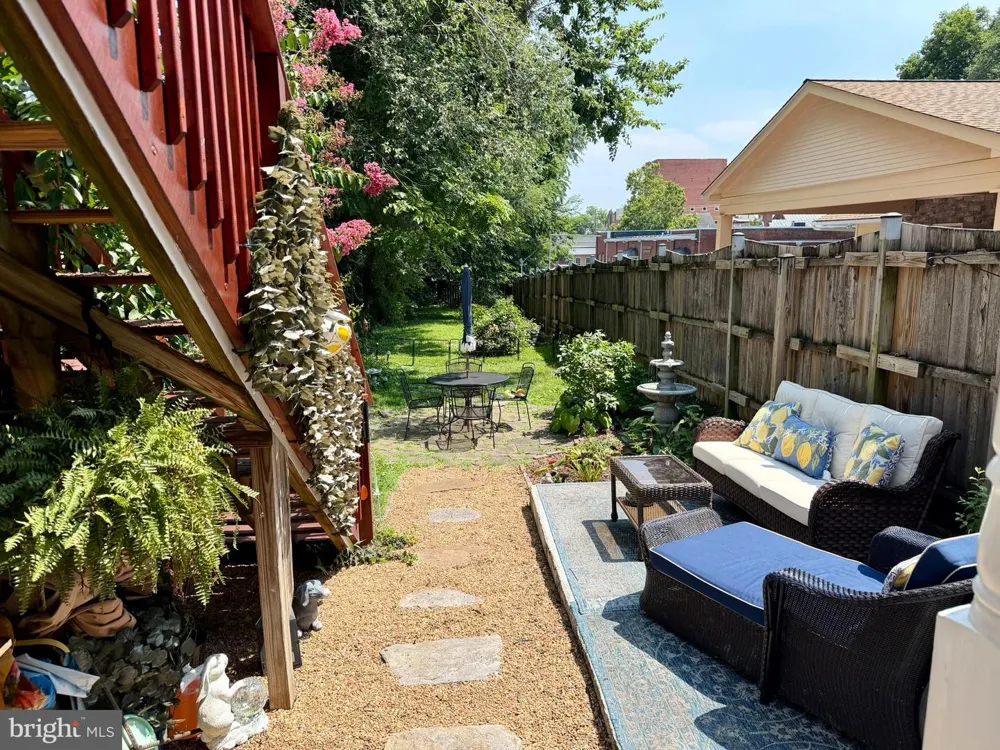 122 WASHINGTON STREET Winchester, VA 22601