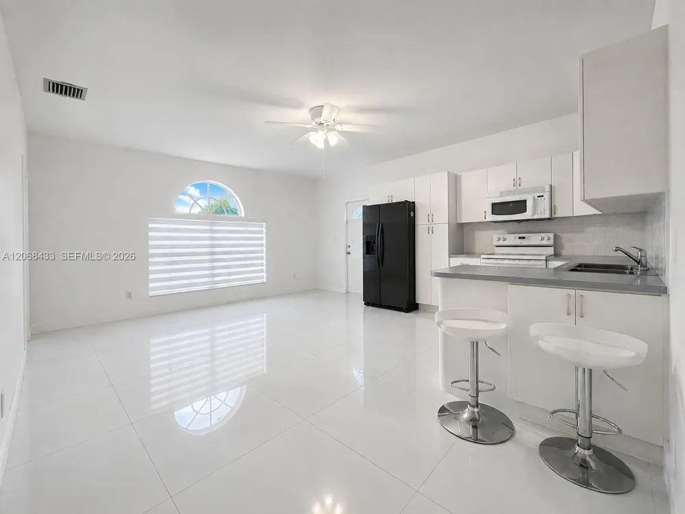 14180 SW 8th Ter #1 Miami, FL 33184