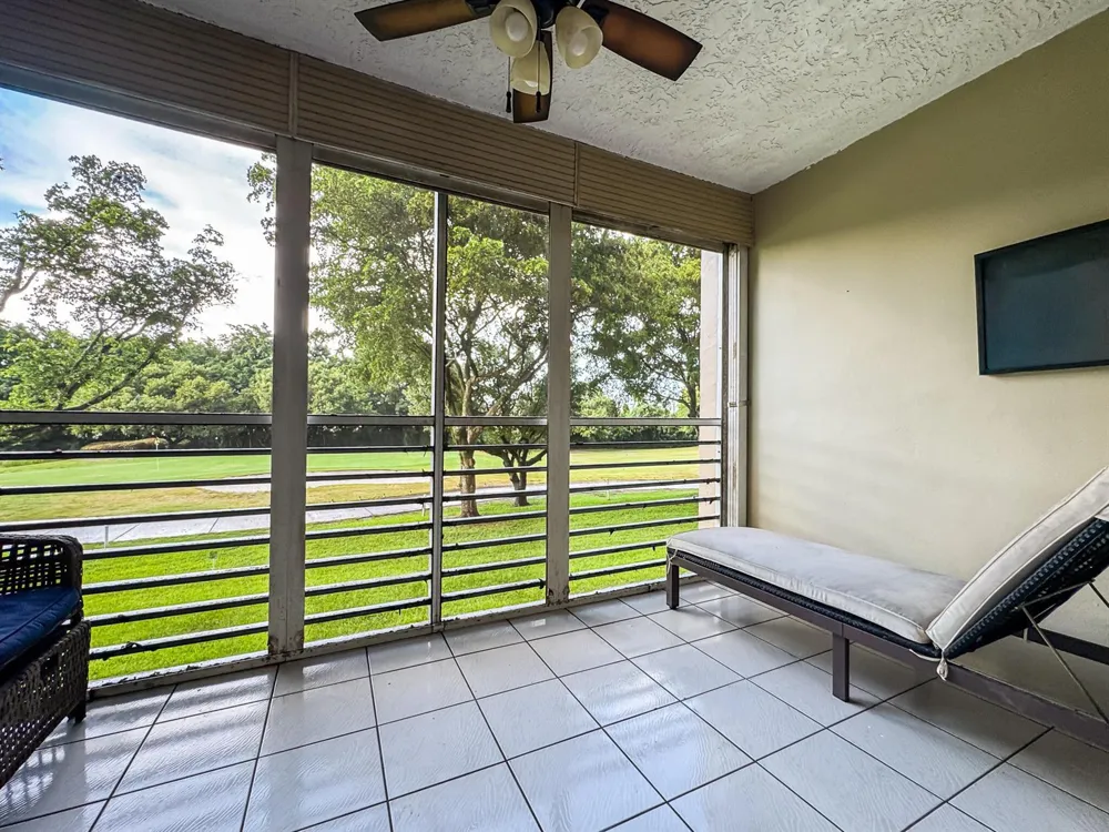 9460 Tangerine Place #207 Davie, FL 33324