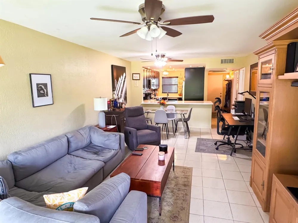 9460 Tangerine Place #207 Davie, FL 33324