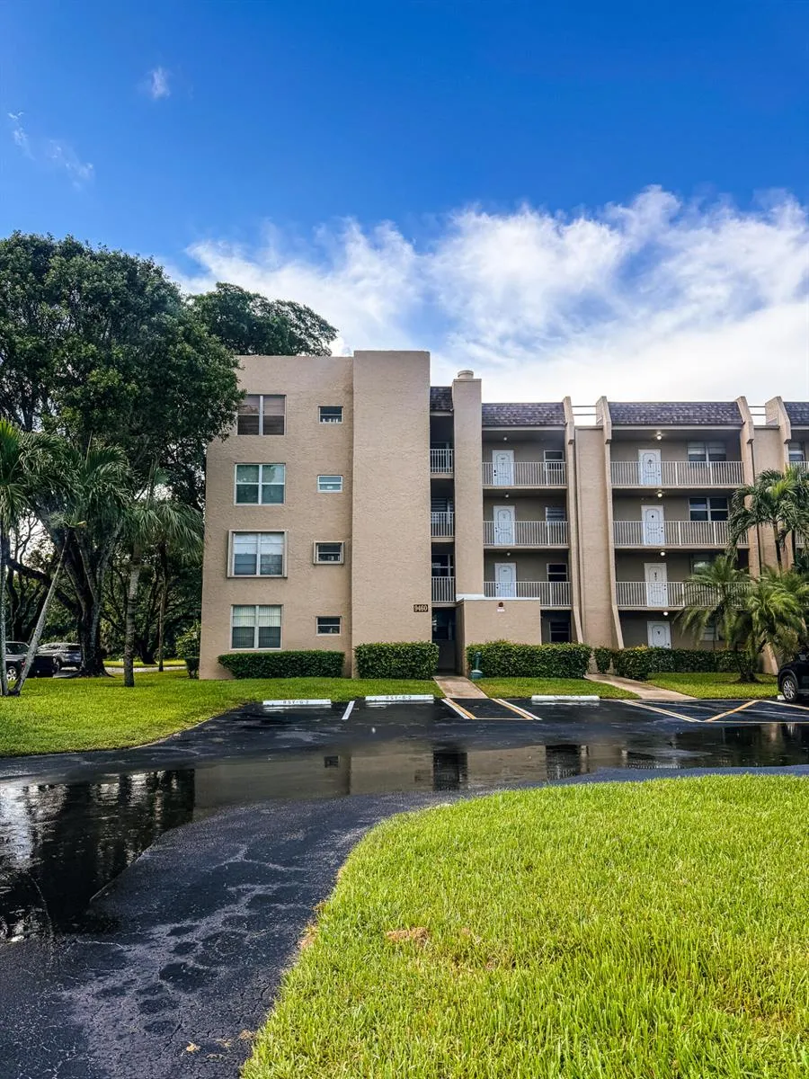 9460 Tangerine Place #207 Davie, FL 33324