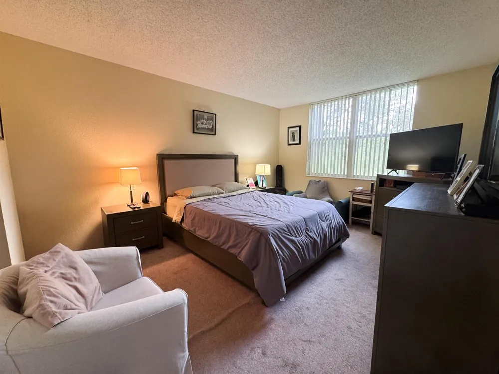 9460 Tangerine Place #207 Davie, FL 33324