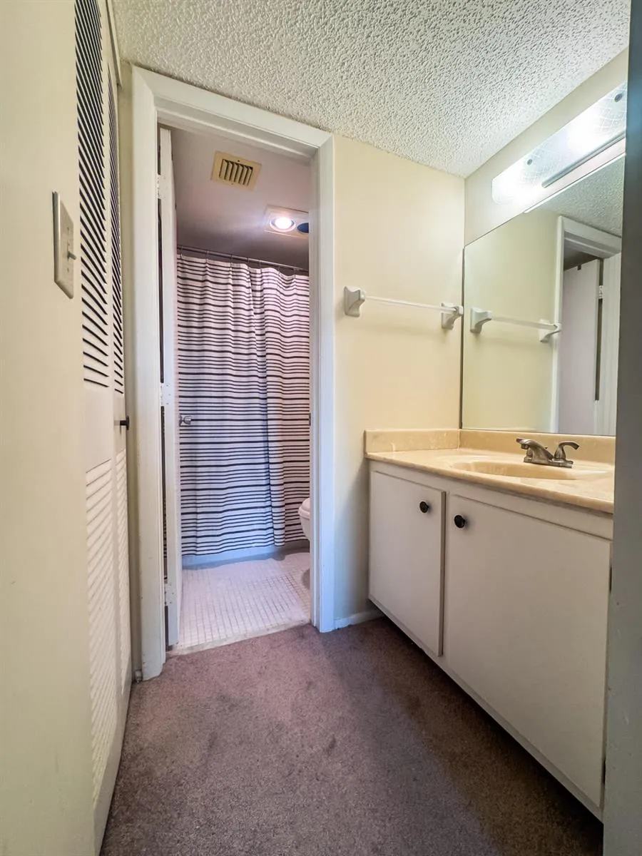 9460 Tangerine Place #207 Davie, FL 33324