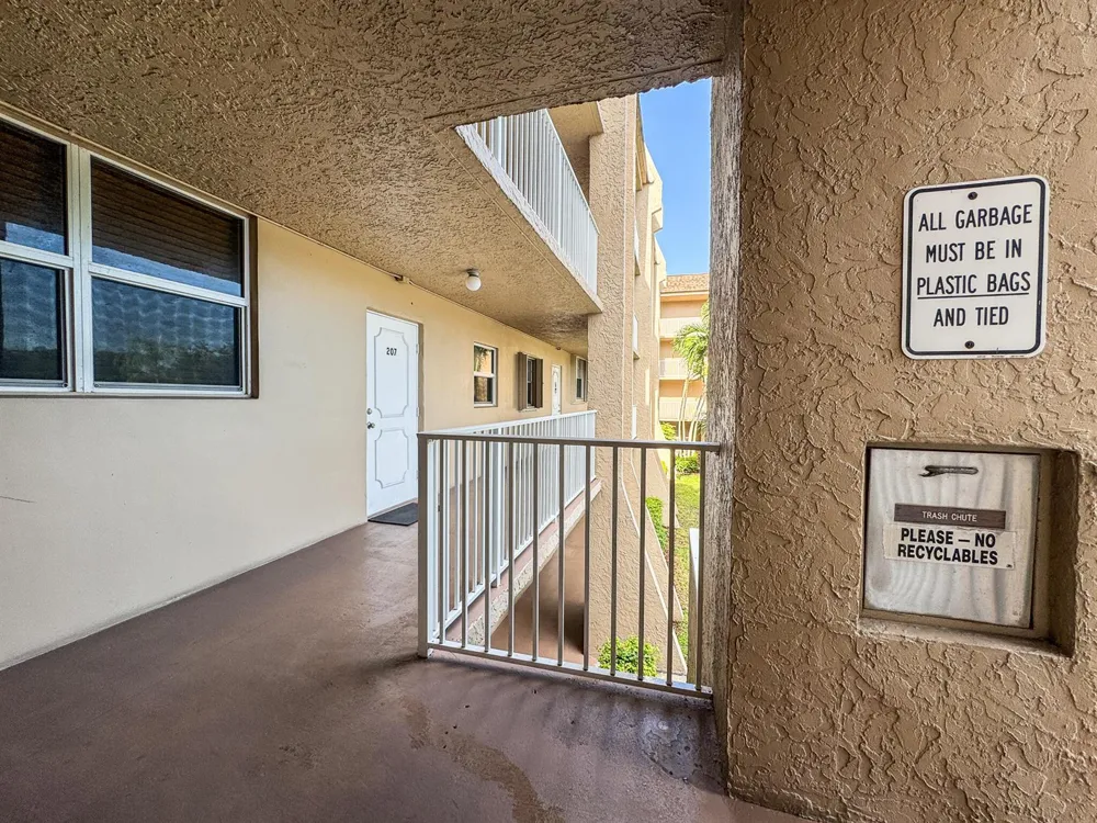 9460 Tangerine Place #207 Davie, FL 33324
