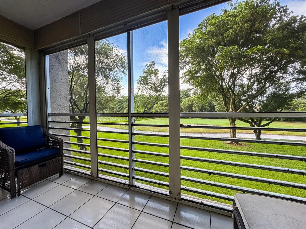 9460 Tangerine Place #207 Davie, FL 33324