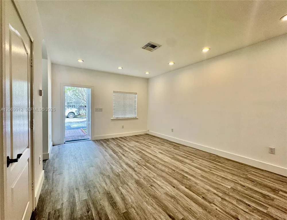 14333 SW 125th Ct Miami, FL 33186