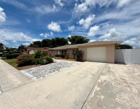 1403 W Libby Drive