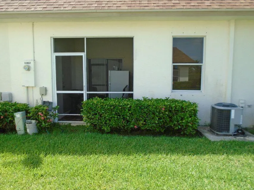 11937 Sturbridge Lane #10B Wellington, FL 33414