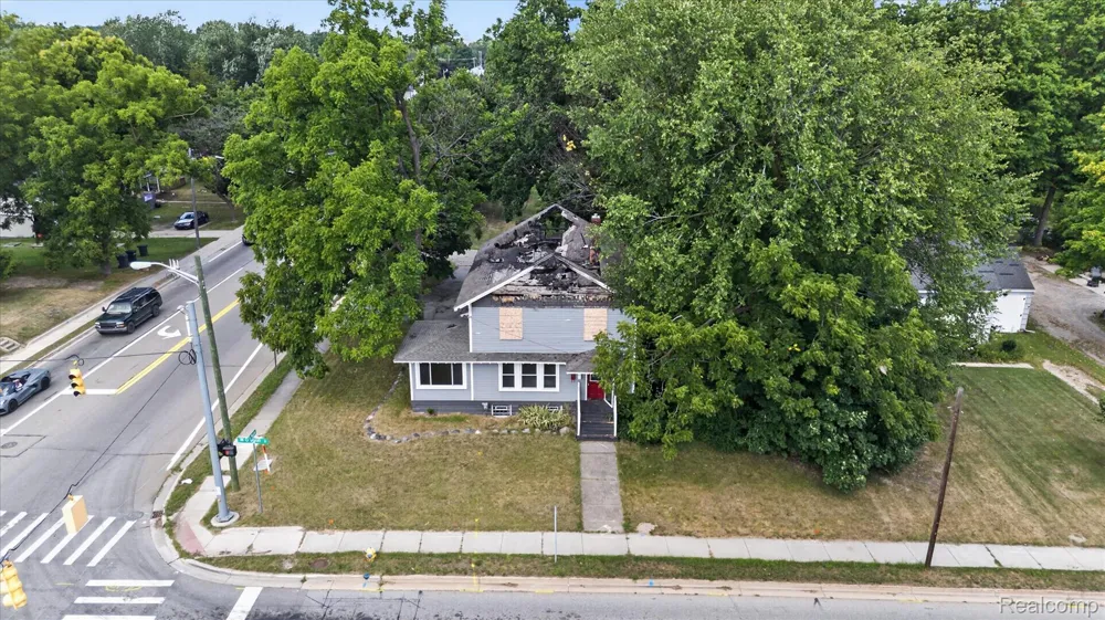 938 W Oregon Street Lapeer City, MI 48446