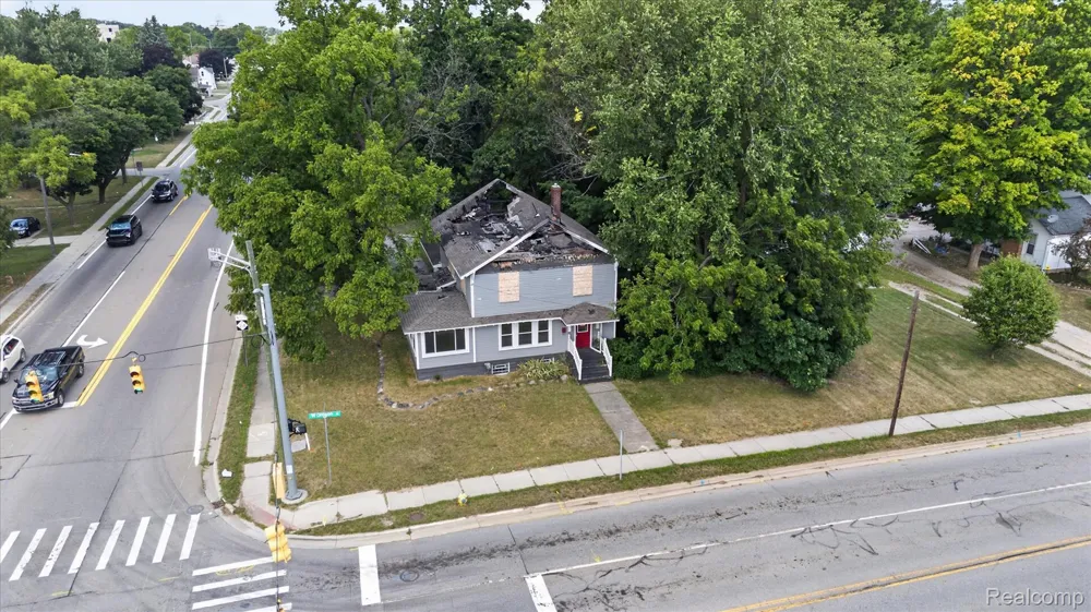 938 W Oregon Street Lapeer City, MI 48446