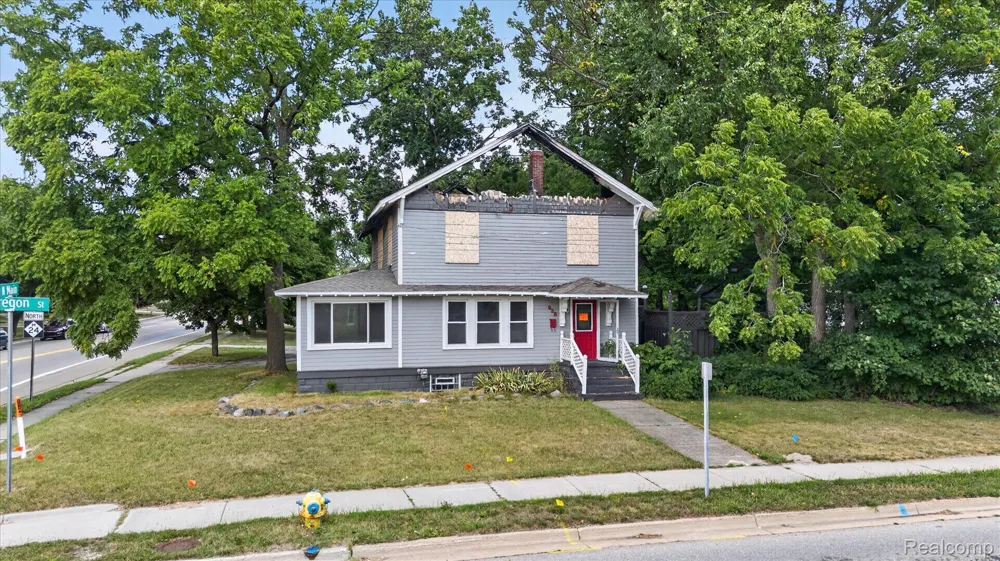 938 W Oregon Street Lapeer City, MI 48446