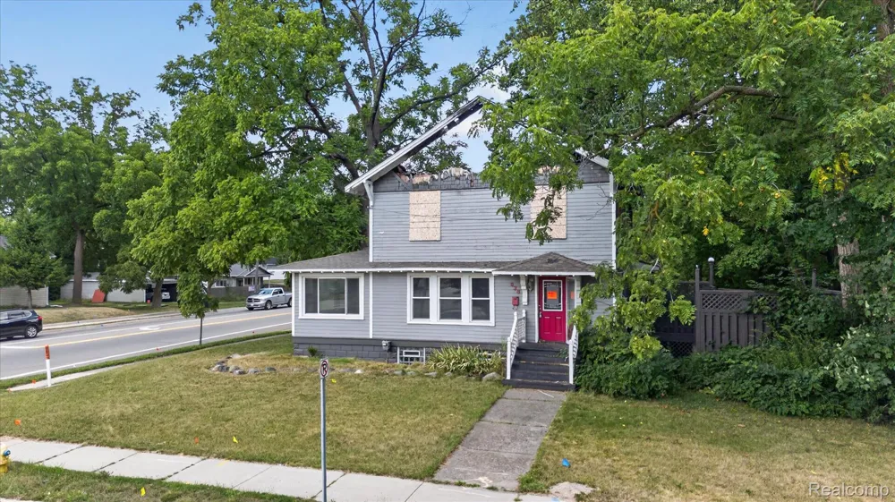 938 W Oregon Street Lapeer City, MI 48446