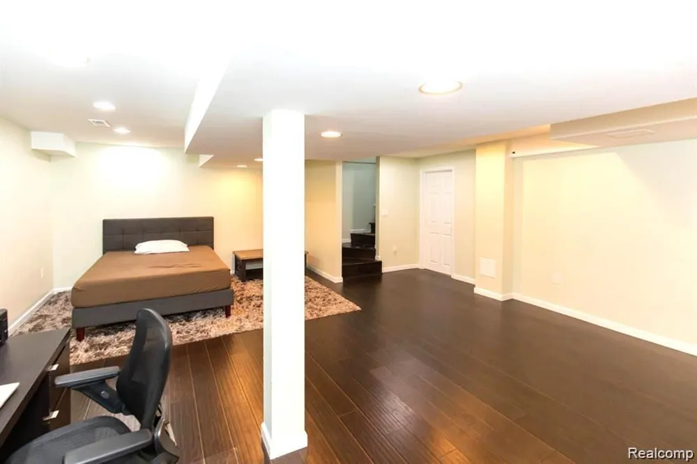 41578 Mitchell Road Novi City, MI 48377