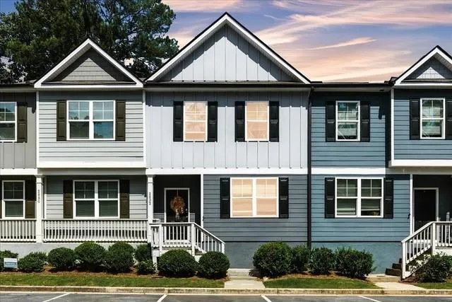 2832 Saratoga Lake View Decatur, GA 30034