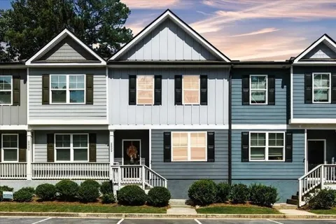 2832 Saratoga Lake View
