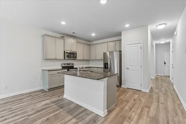 2832 Saratoga Lake View Decatur, GA 30034