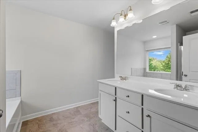 2832 Saratoga Lake View Decatur, GA 30034
