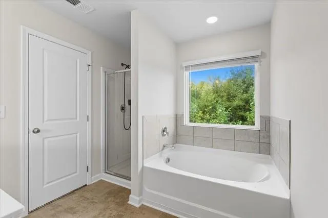 2832 Saratoga Lake View Decatur, GA 30034
