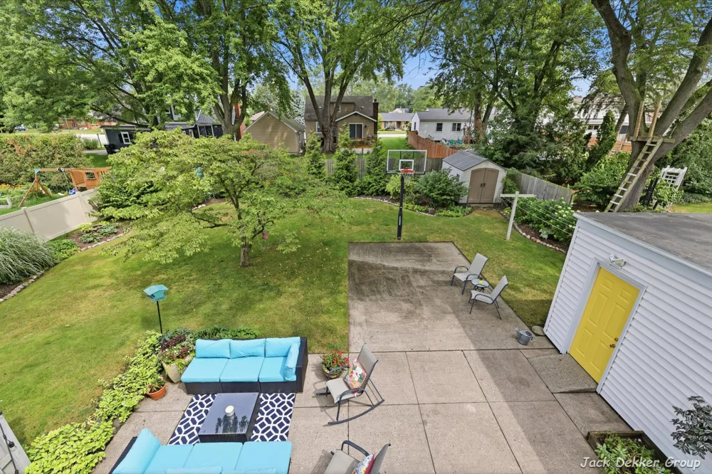 445 W Lawrence Avenue Zeeland, MI 49464