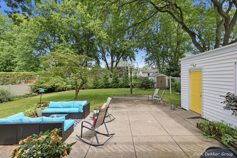 445 W Lawrence Avenue Zeeland, MI 49464