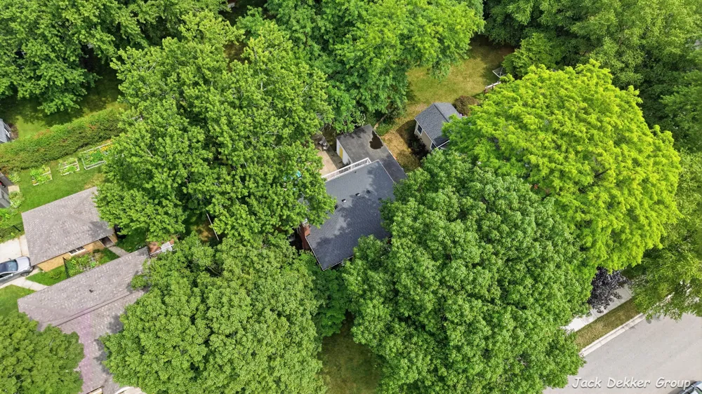 445 W Lawrence Avenue Zeeland, MI 49464