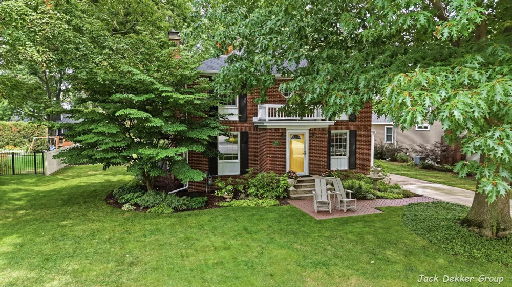 445 W Lawrence Avenue Zeeland, MI 49464