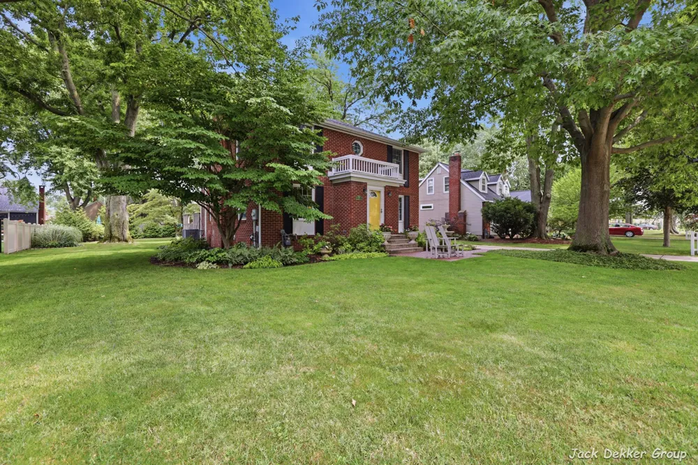 445 W Lawrence Avenue Zeeland, MI 49464