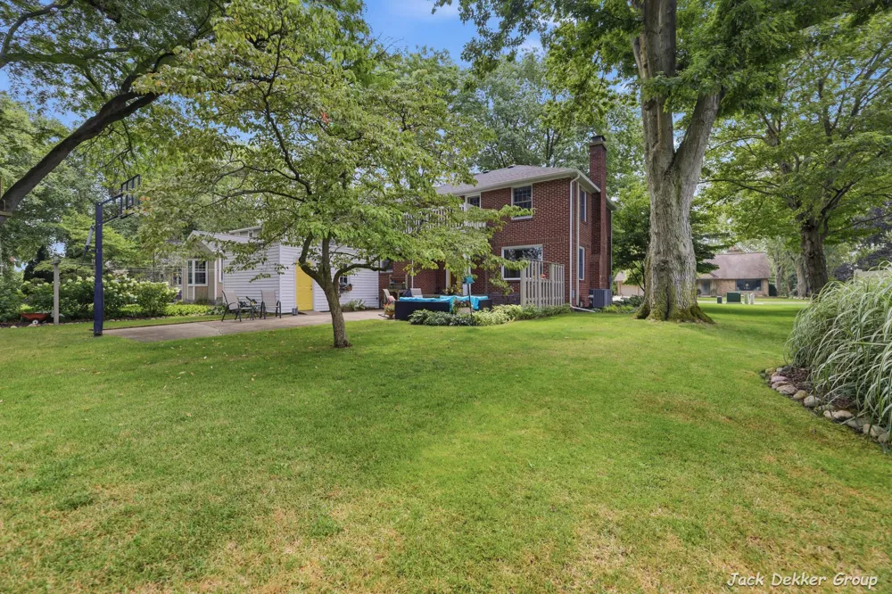 445 W Lawrence Avenue Zeeland, MI 49464