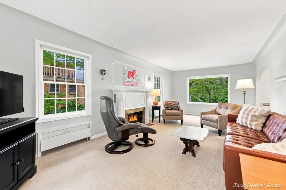 445 W Lawrence Avenue Zeeland, MI 49464