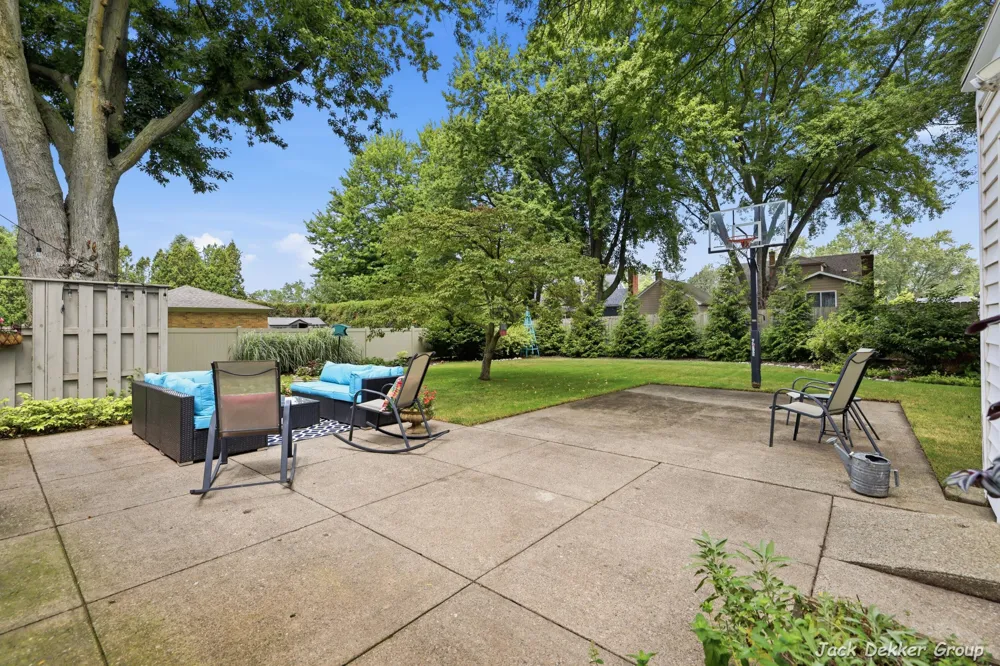 445 W Lawrence Avenue Zeeland, MI 49464