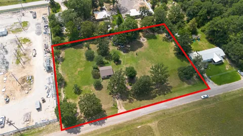 2200 Red Oak Lane