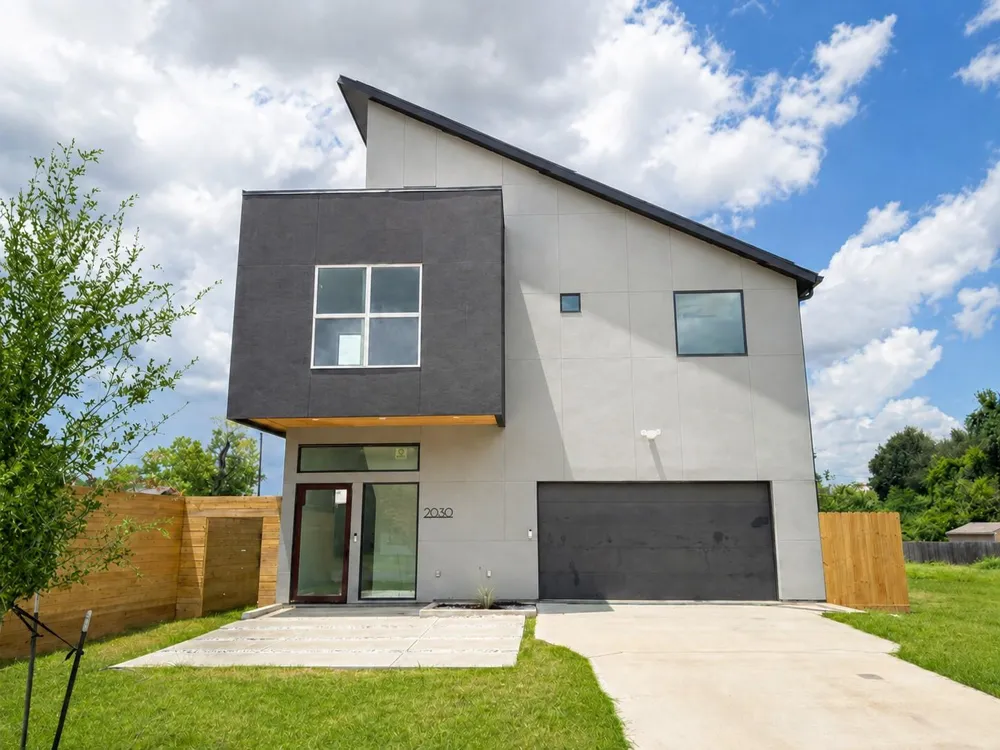 2030 Forest Hill Boulevard Houston, TX 77023